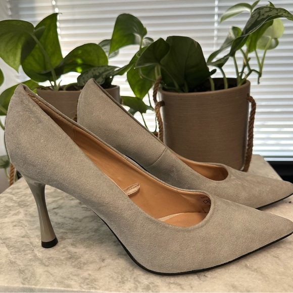 Are - Grey Heels - Picture 4 of 6